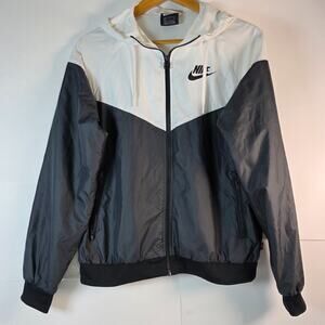 Windbreaker Nike Sportswear Windrunner Jacket Women’s S cn6910-011 Black White